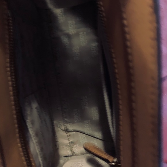 Michael Kors cross body handbag - Picture 8 of 8